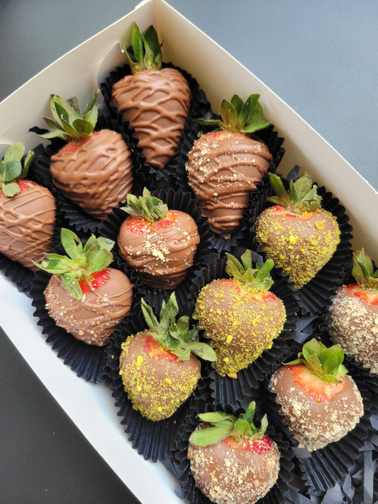 Dozen Strawberries Box